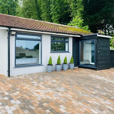 Secluded Studio With Private Gated Access- The Pavilion * Bristol