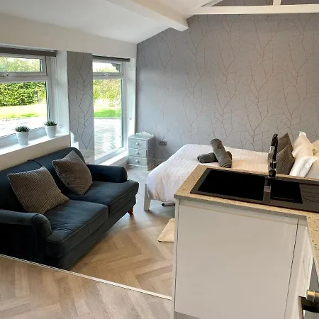 Holiday home Secluded Studio With Private Gated Access- The Pavilion *