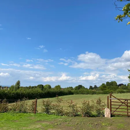 Secluded Studio With Private Gated Access- The Pavilion Holiday home